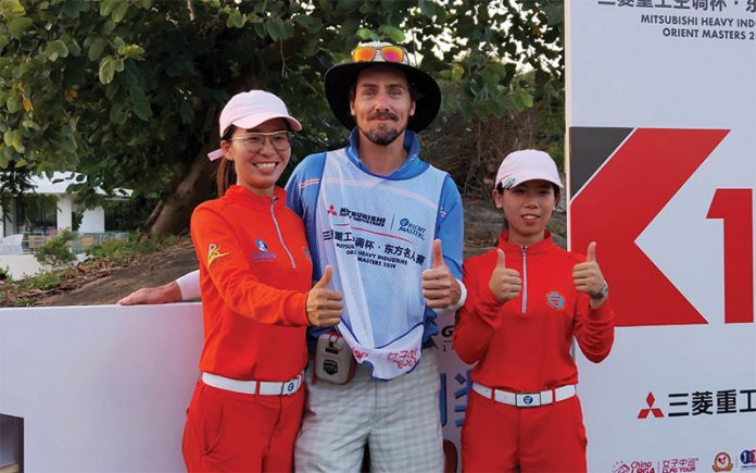 luke-griffiths-1 Matt Griffiths (Centre) is a New Zealand based professional caddy. (Supplied)
