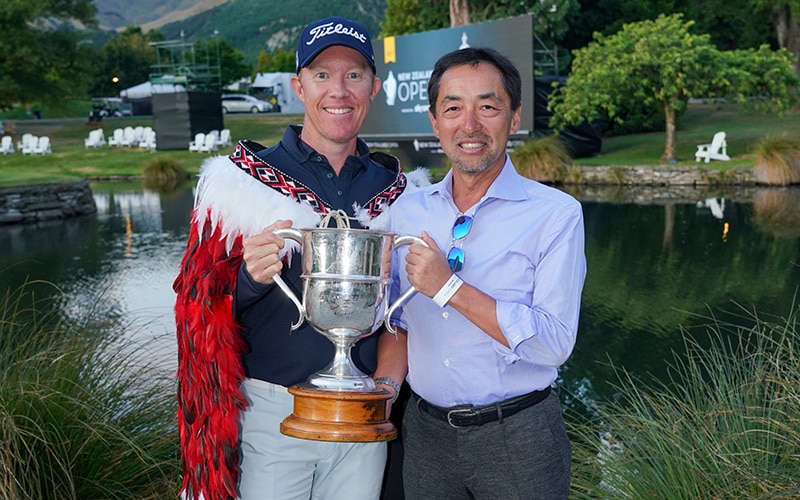 Brad Kennedy with Amateur playing partner Jun Tsusaka. (Photo: Michael Thomas / www.photosport.nz)