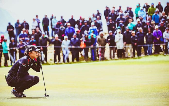womens-nz-open-2017 Lydia Ko lines up a putt during day four of the New Zealand Women's Open at Windross Farm on October 1, 2017 in Auckland. (Photo by Hannah Peters/Getty Images)